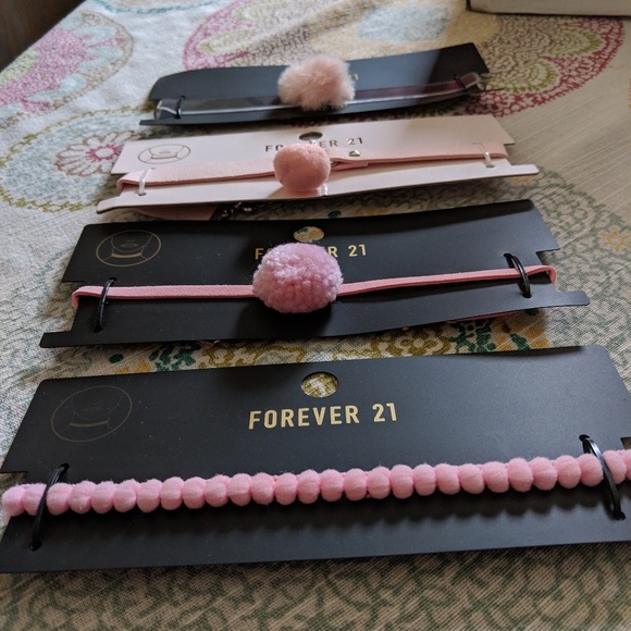🆕4 chokers - Picture 2 of 2